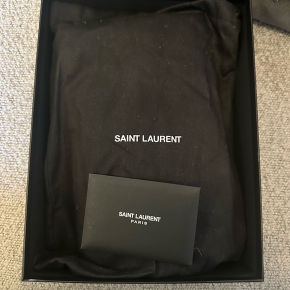 SAINT LAURENT Cassandre Chain matelassé textured-leather wallet - Picture 12 of 14